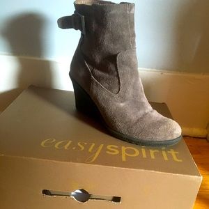 Wedge bootie in gray suede